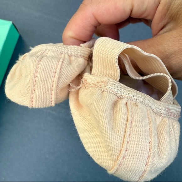 So Danca Girls Light Pink Canvas Ballet Shoes Size 18cm / 10S - Picture 11 of 13